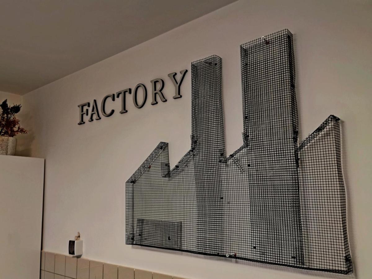Апартаменты Factory - Self Check In Осиек Экстерьер фото