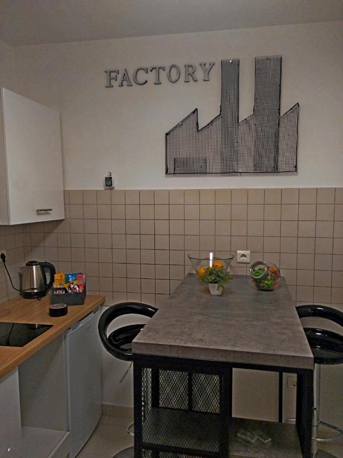 Апартаменты Factory - Self Check In Осиек Экстерьер фото
